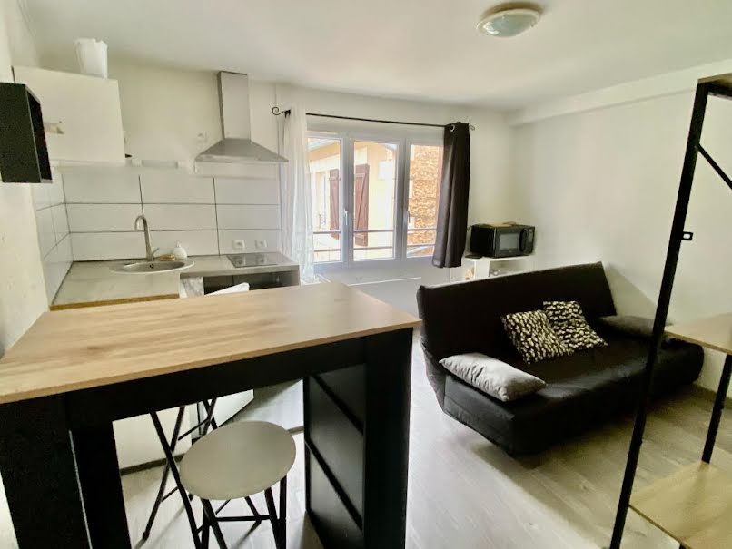 Location meublée appartement 1 pièce 17 m² à Poitiers (86000), 420 €