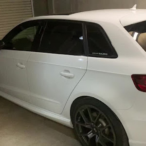 RS3 スポーツバック 8VCZGF