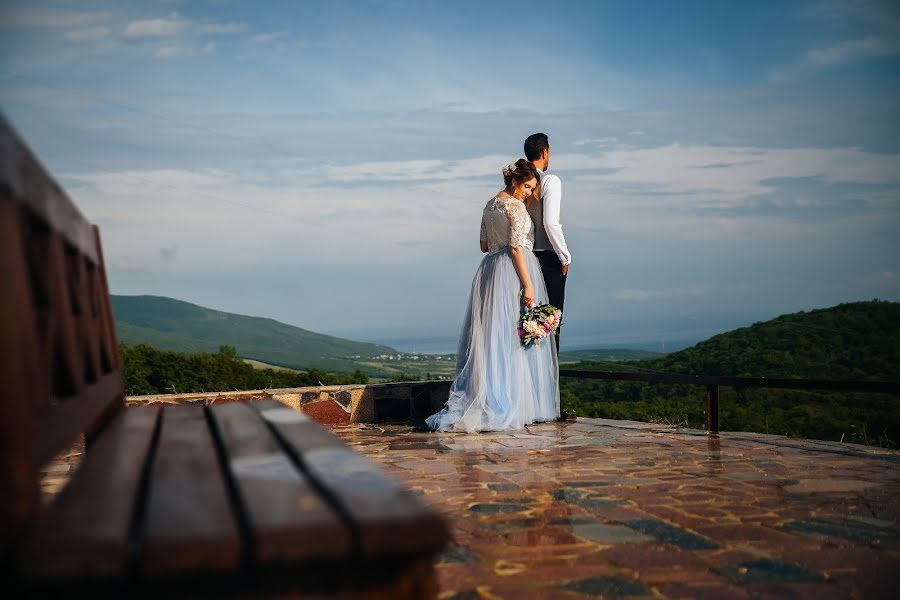 Jurufoto perkahwinan Artem Kolomiec (colomba). Foto pada 2 Jun 2018