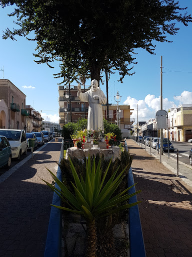 Statua San Pio, Mola di Bari