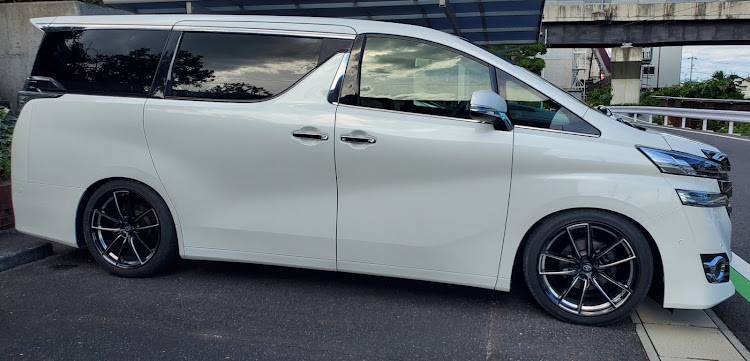 ヴェルファイアのプリウスPHV・車高調整・DIY・30ヴェルファイア・ヴェルファイア30に関するカスタム事例の投稿画像3枚目
