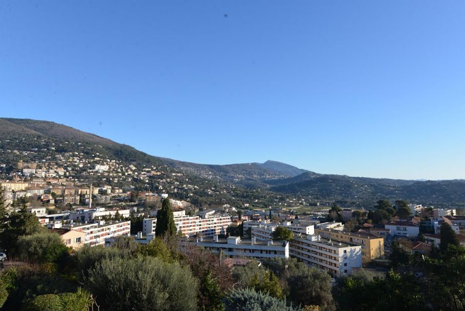 Vente appartement 5 pièces 93 m² à Grasse (06130), 250 000 €