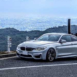 M4 クーペ F82