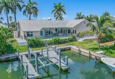 House with pool and garden 13