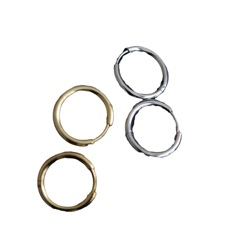 Bracelet simple, clip d'oreille anti-moustiques pour femmes, design discret et épuré, protection efficace contre les piqûres