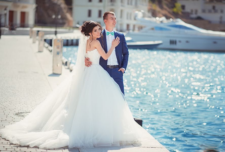 Fotógrafo de casamento Siyare Demina (kowspa). Foto de 23 de agosto 2015