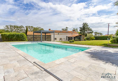 House with pool 10