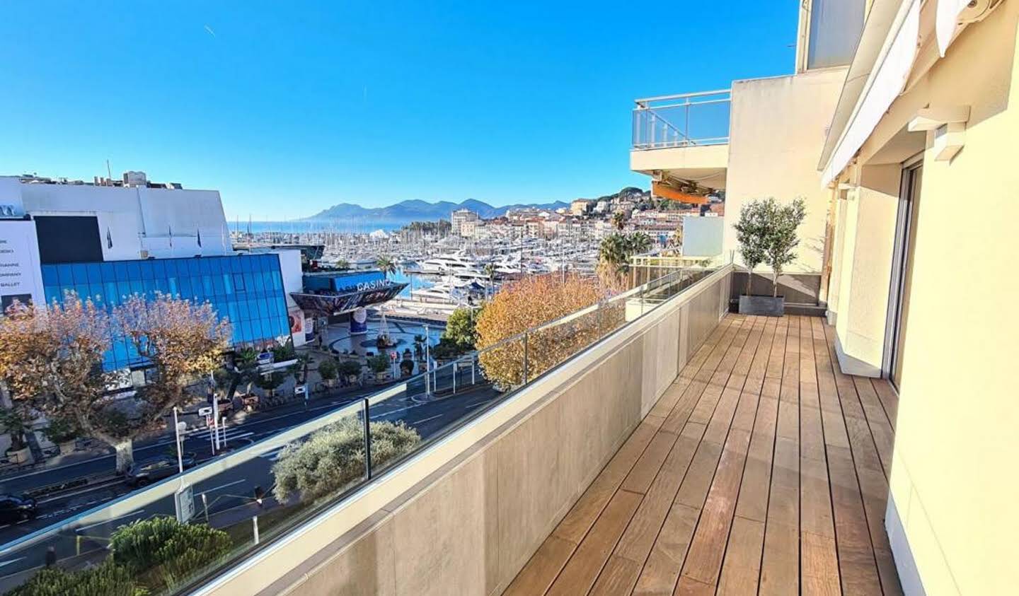 Apartment with terrace Cannes