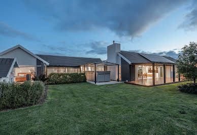 House with garden and terrace 2