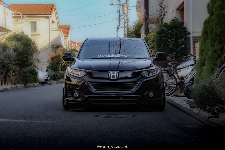 ヴェゼルのusdm・一眼・生脚派・車高短suv・エクゼキューターEX01に関するカスタム事例の投稿画像4枚目