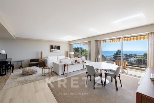 Apartment with terrace and pool 4