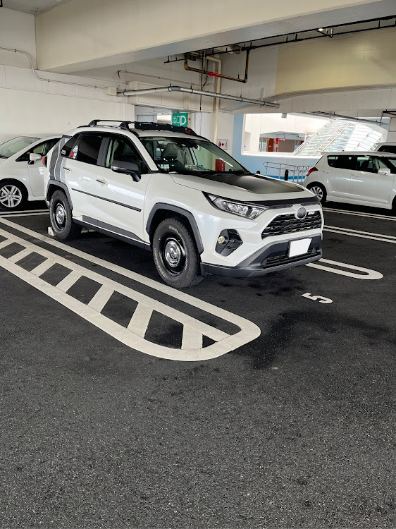 RAV4のGW・10連休ってなに？おいしいの？・うらやま・カスタムしたい…・生存確認投稿に関するカスタム事例の投稿画像1枚目