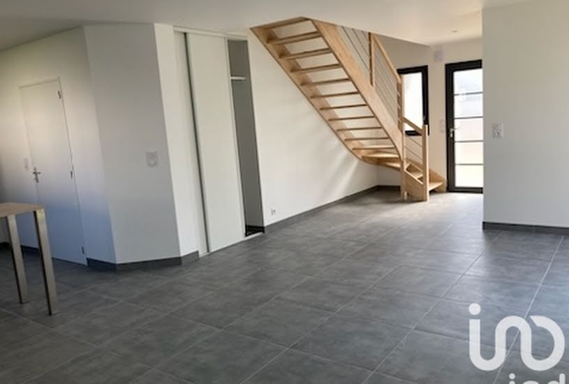  Vente Terrain à bâtir - 368m² à Saint-Barthélemy-d'Anjou (49124) 