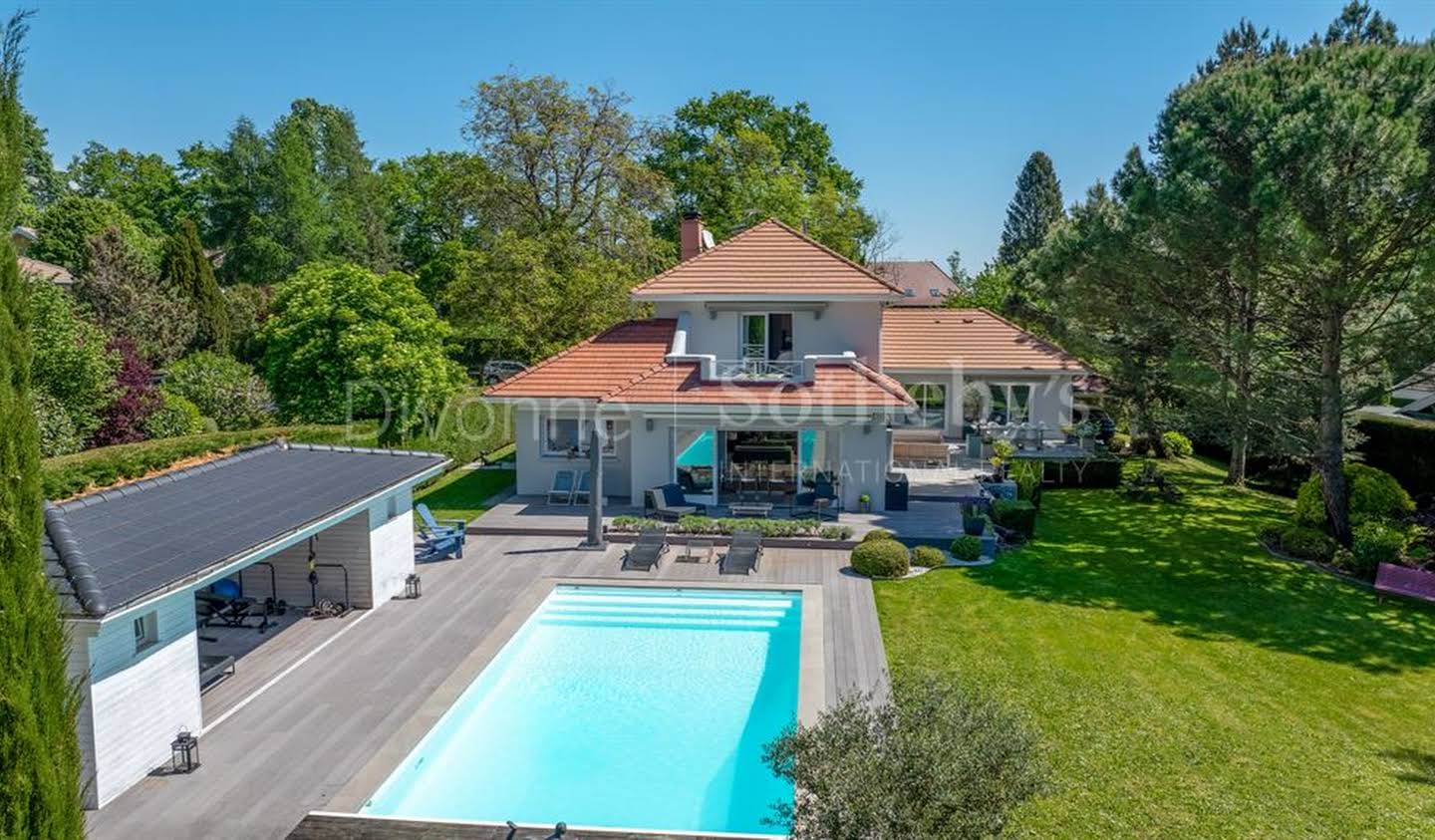 House with pool and garden Divonne-les-Bains