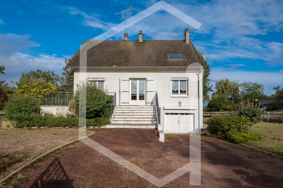 Vente maison 5 pièces 110 m² à Cosne-Cours-sur-Loire (58200), 135 000 €