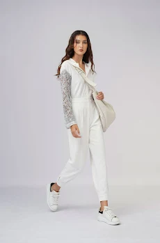 Jumpsuit có mũ tay ren ABU ABI JS40KR170