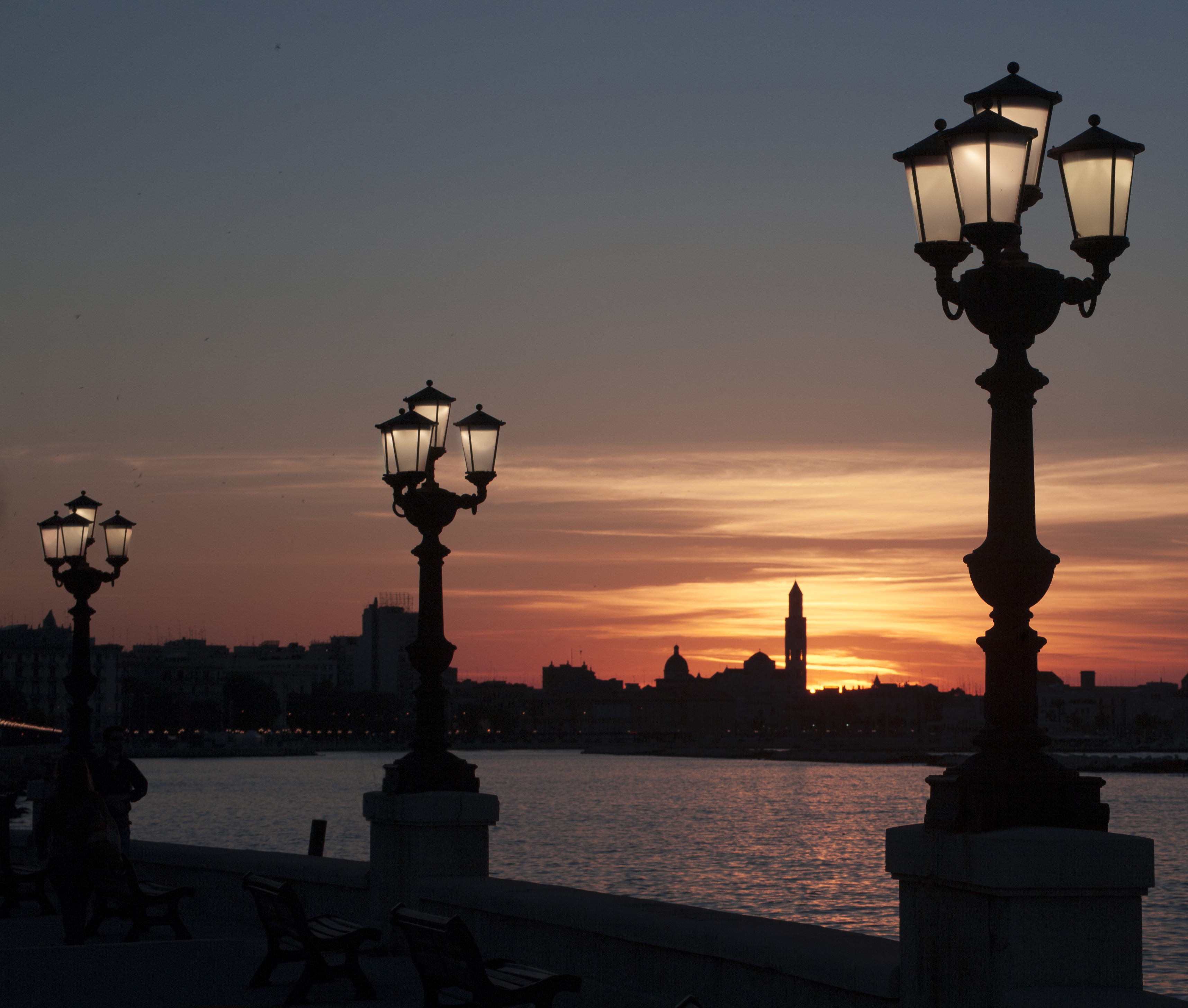 Tramonto dietro la cattedrale di Pinco_Pallino