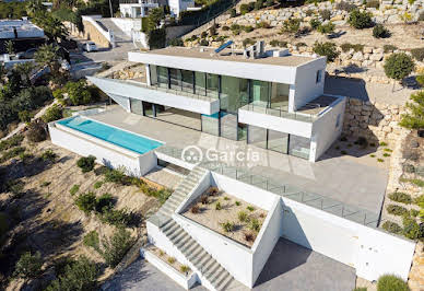 Villa with pool and terrace 3