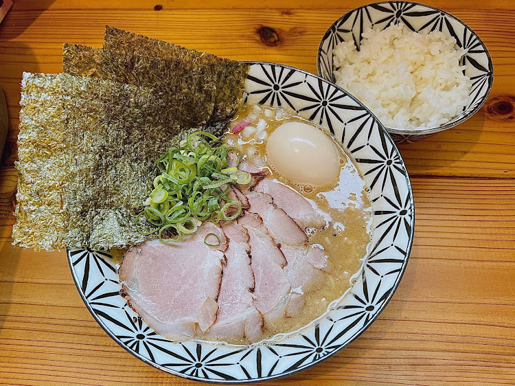 アルファードの麺や 天晴・天晴特製ラーメンとライス・グルメ・福井県大飯郡高浜町に関するカスタム事例の投稿画像2枚目