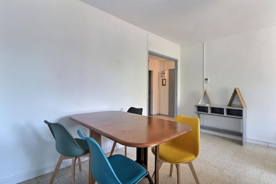 Location meublée appartement 4 pièces 76.99 m² à Nimes (30000), 870 €