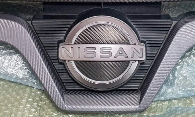 エルグランドのE52エルグランド・サクラエンブレム・光るエンブレム・日産光るエンブレム・アッパーグリル加工に関するカスタム事例の投稿画像6枚目