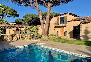 Villa avec piscine et jardin 9