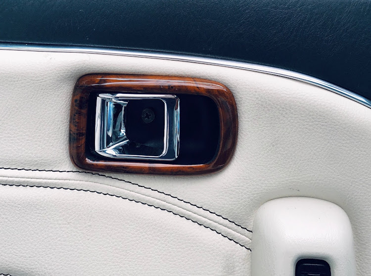 ミラジーノの車弄り・インテリア・内張り・貼り直しに関するカスタム事例の投稿画像10枚目