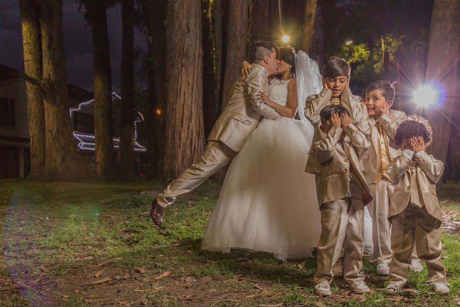 Fotógrafo de casamento Henry Unigarro (henryunigarro). Foto de 14 de fevereiro 2018