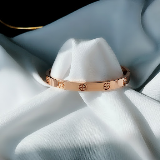Title 3, Rose Gold Titanium Steel Bracelet for Women, Ha...