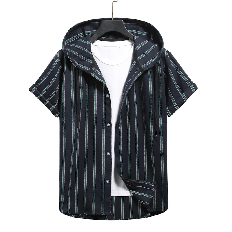 Camiseta juvenil de moda con capucha, a rayas y bloques de color, de manga corta y estampada, ideal para un look casual y fresco.