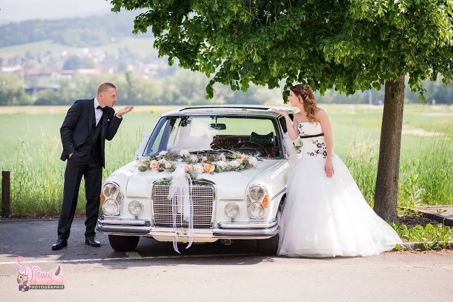 Fotógrafo de casamento Djemila Besuchet (besuchet). Foto de 10 de março 2019