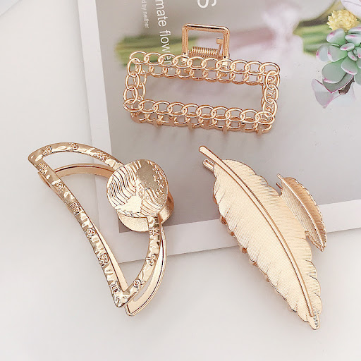 Title 7, Simple Temperament Metal Hair Clip offers a sec...