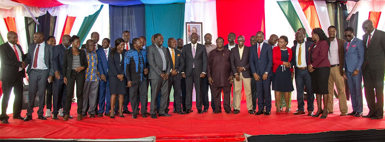 President William Ruto with leaders from Western Kenya at the Kakamega State Lodge on Thursday, December 8, 2022