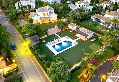 Villa with pool 1