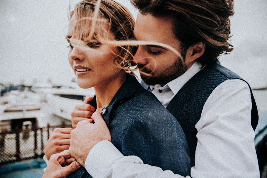 Wedding photographer Yuliya Karaulova (juliamolko). Photo of 26 September 2019