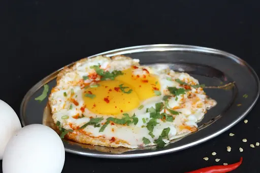 Half Fried Egg With Frooti Soft Beverage [125 Ml]