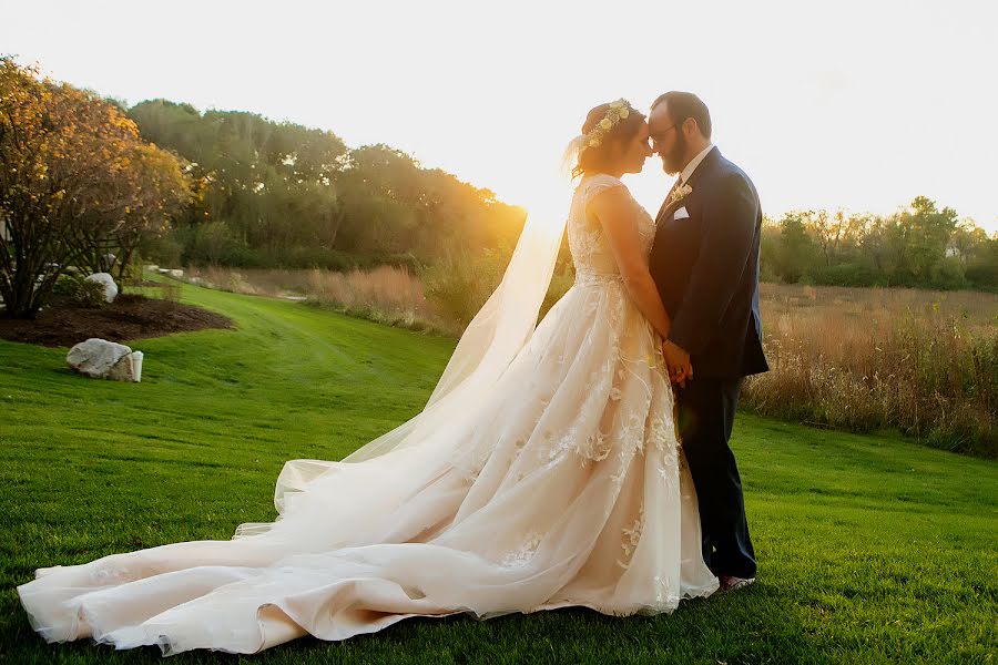 Fotografo di matrimoni Caitlin Hazelton (caitlinhazelton). Foto del 9 settembre 2019