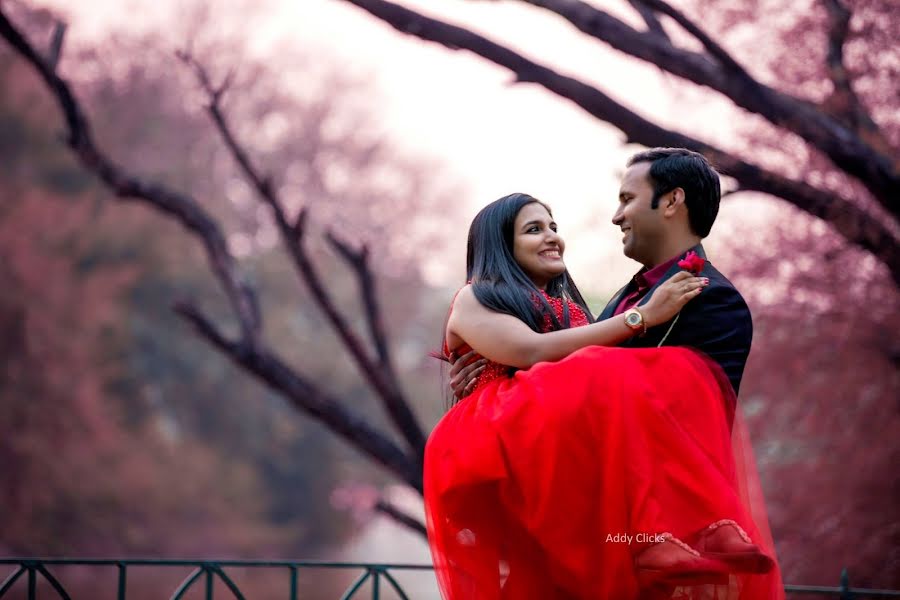 Fotógrafo de casamento Aditya Passi (addyclicks). Foto de 8 de dezembro 2020