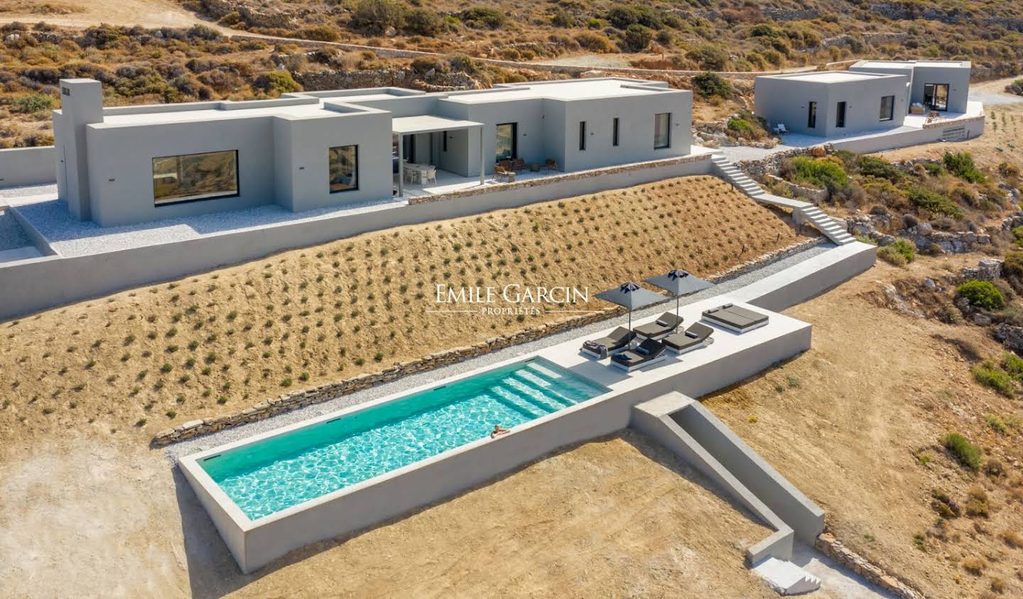 Property with pool Paros