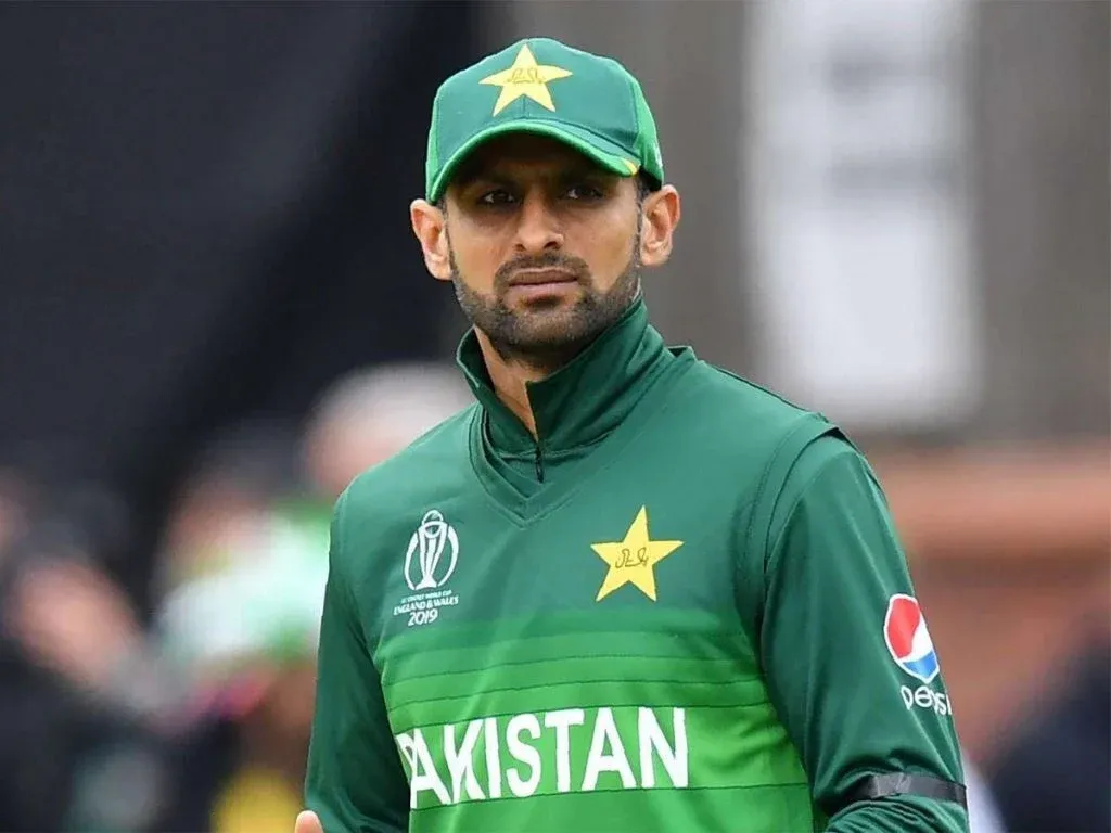 Malik reveals a startling confession of discussion with Babar! Pakistan lost the Asia Cup 2022 final in Dubai, which was a big disappointment.