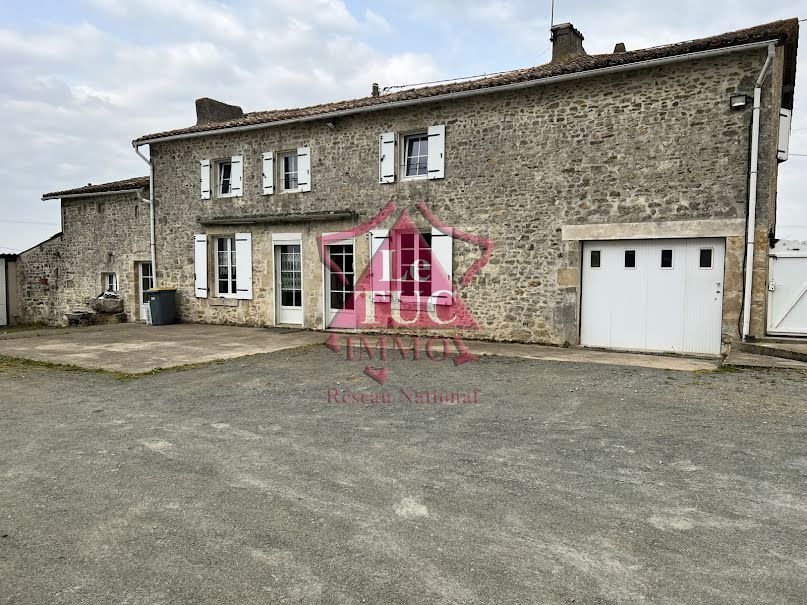 Vente maison 7 pièces 137 m² à Allonne (79130), 178 500 €