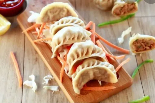 Classic Chicken Steamed Momos [6 Pieces]