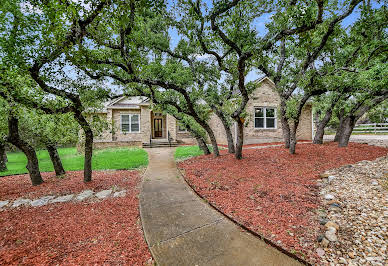 House with garden and terrace 11