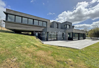 Seaside house with garden and terrace 4