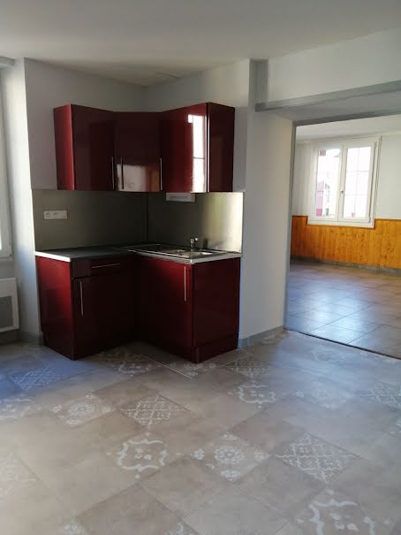 Location  maison 4 pièces 92 m² à Sarlande (24270), 550 €