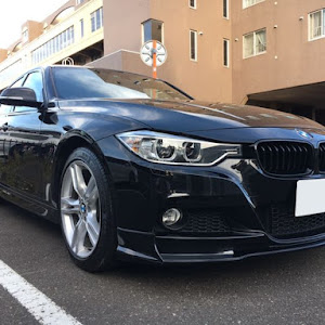 320i