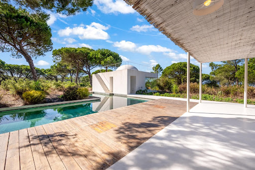 Propriété avec piscine 1