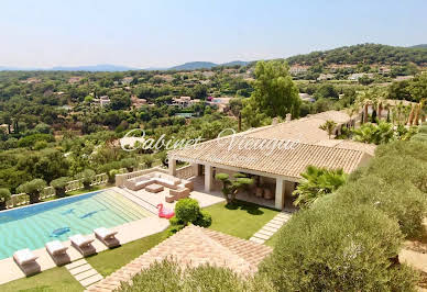 Villa avec piscine et terrasse 11