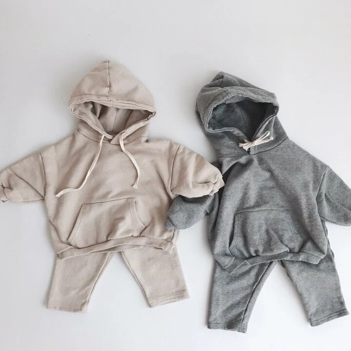 Babykleding set, trui met capuchon en sportbroek, ideaal voor comfortabele en actieve baby's, perfecte outfit.