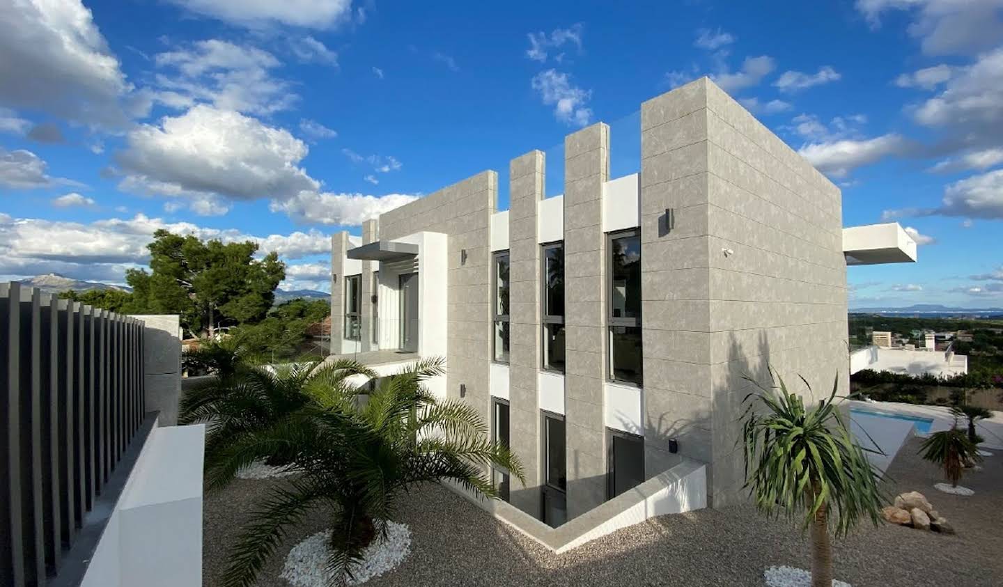 House with pool and terrace Santa Ponsa